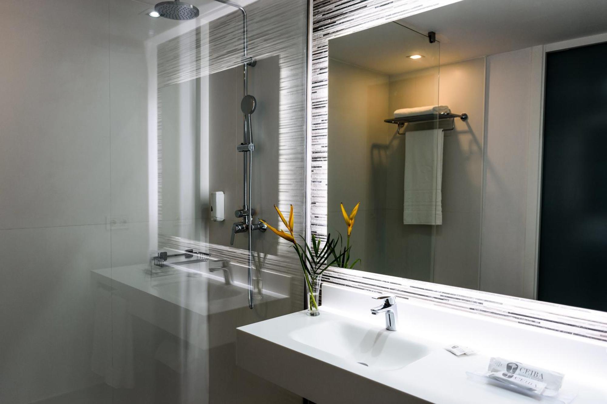 Ceiba Hotel Бисау Екстериор снимка