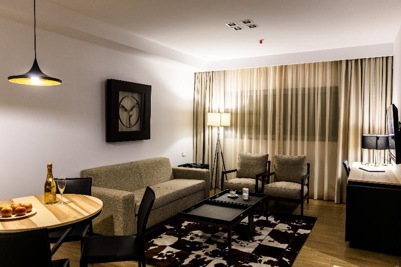 Ceiba Hotel Бисау Екстериор снимка